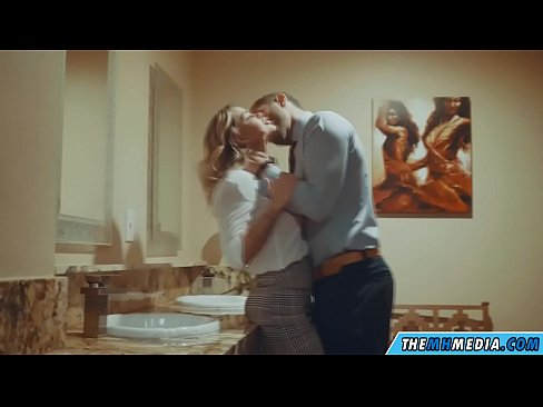 ❤️ Când o blondă cu sânii mari te seduce într-o toaletă publică ❌  at us ro.mrvideospornogratis.ru ❤